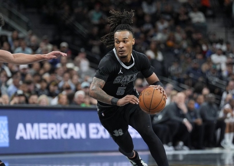 12月22日讯 NBA常规赛战火再燃，圣安东尼奥马刺以124-113力克华盛顿奇