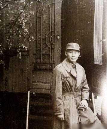 1949年孙立人随国民党迁台，曾为抗战名将，却在台湾遭猜忌构陷，1955年起被软