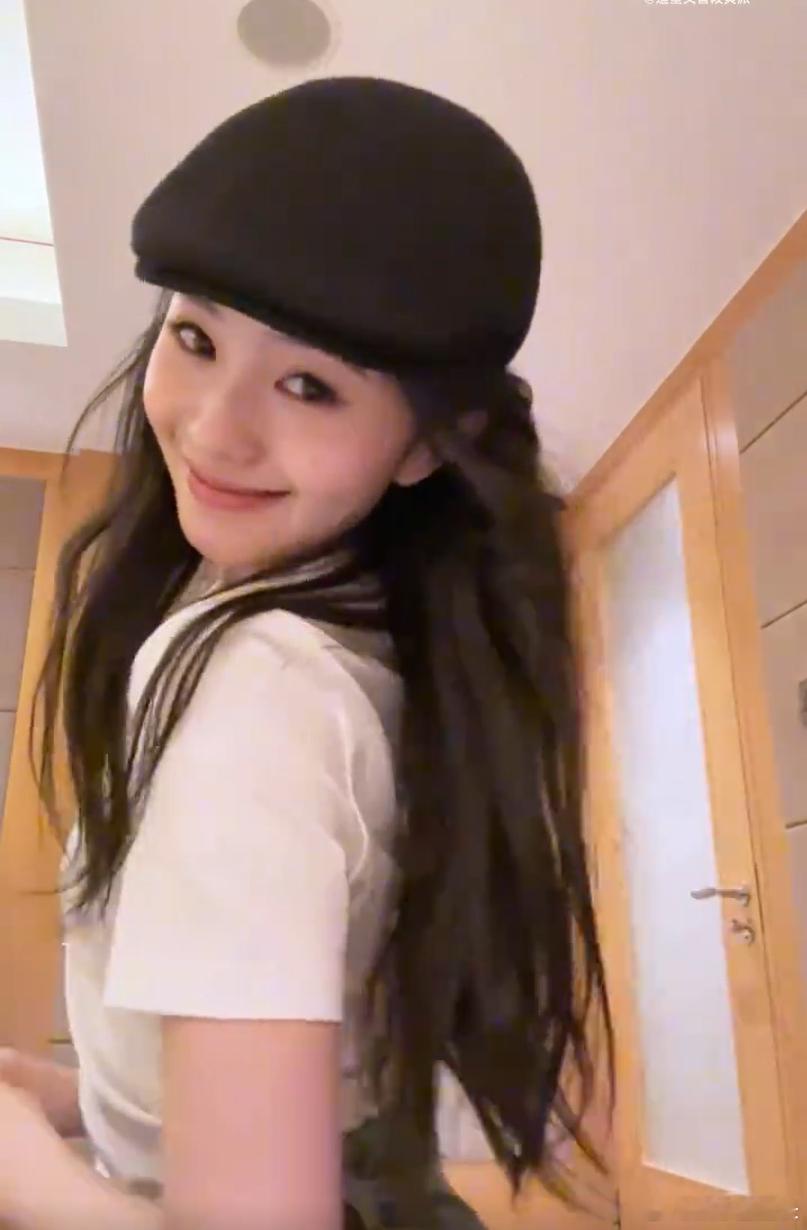 刘浩存开工跳蒙古舞北舞科班功底真不是盖的！开工直接甩一段蒙古舞当福利，抖肩、转体