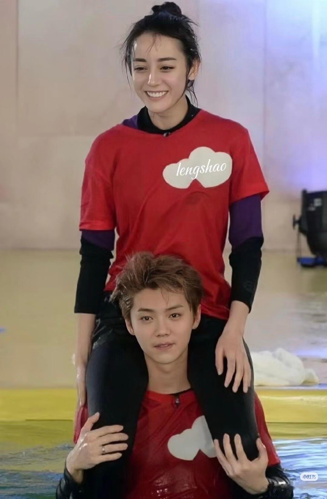 鹿晗迪丽热巴当年算是大势cp吗？ ​​​