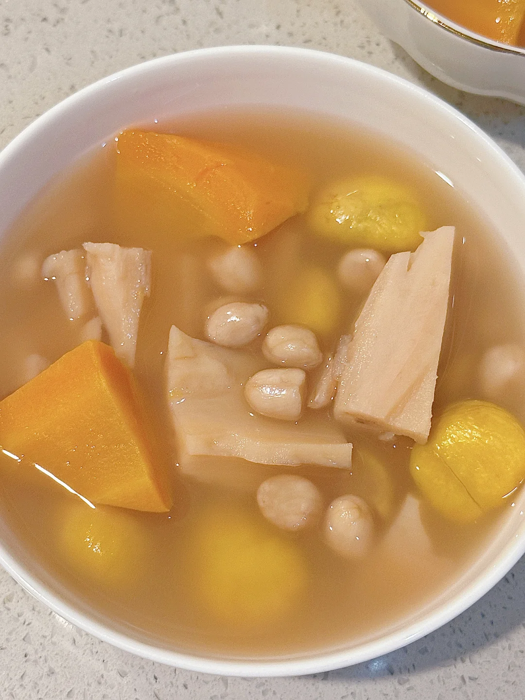 🍂秋日素颜汤！4样食材一锅炖，喝出好qi🎨色！