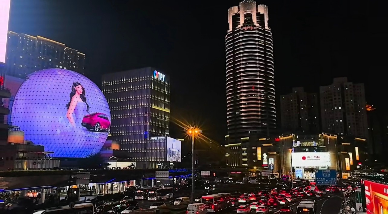 奇瑞给白玉兰视后杨紫的排面～“乘风揽玉兰 花开终绽放” ！ 