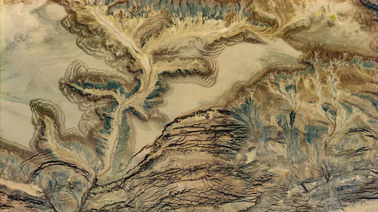 小浪底排沙，现浪漫沙画