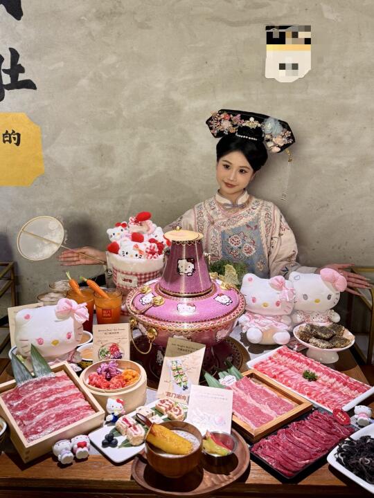 南京遥遥领先！首家Hello Kitty主题火锅～