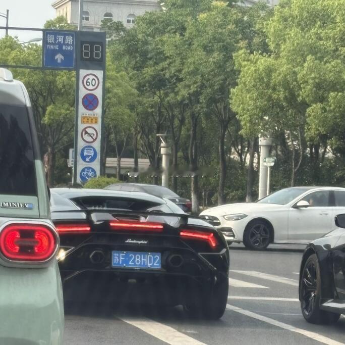 苏f杂谈 南通兰博基尼第195部。