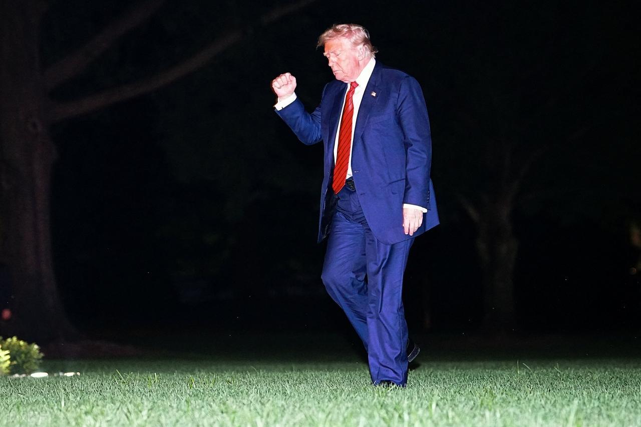 特朗普犯下致命错误，美国专家发出警告：中国什么都没做，就已经赢了。

据美国媒体