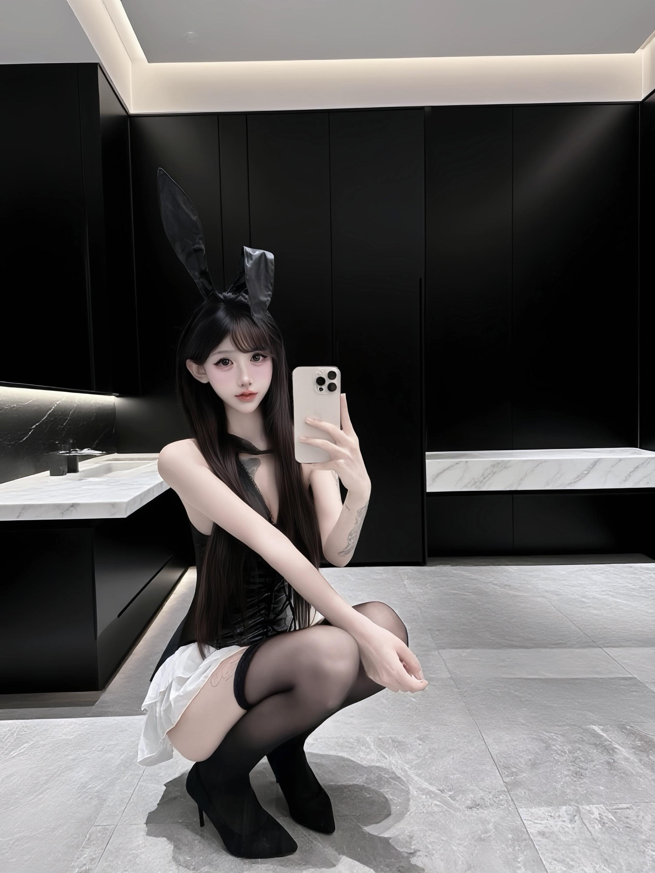 你喜欢的那套兔女郎我穿着等了你一晚上 为什么不回家留我一个人在家里等你