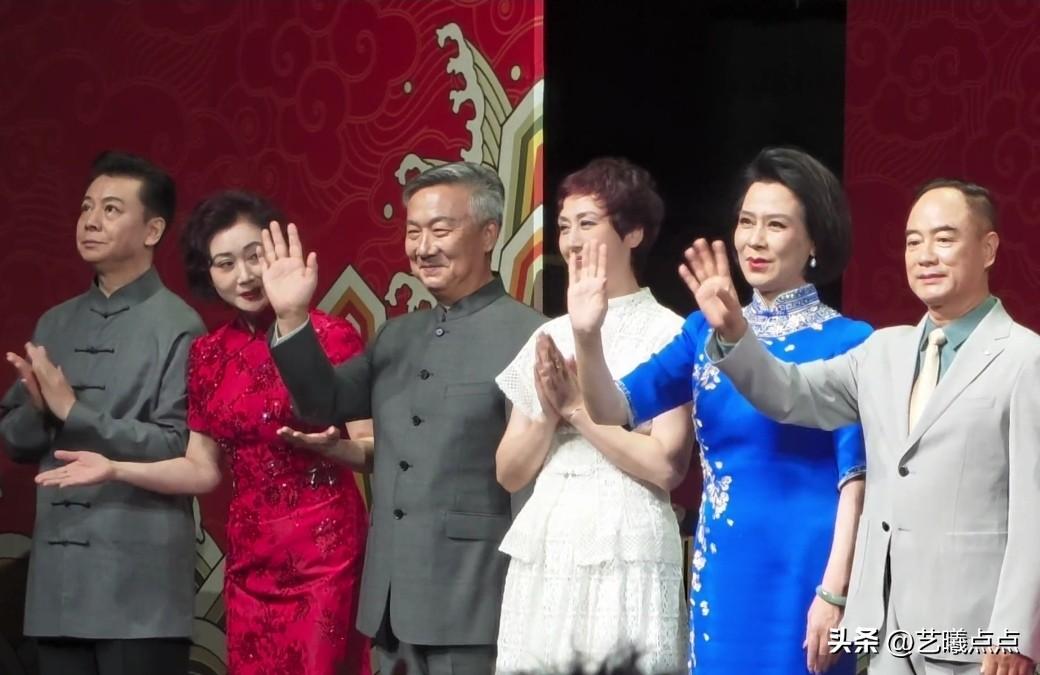 昨日，这场京剧音乐200年演出，简直是戏迷的盛宴！舞台上这6位京剧名家一字排开，