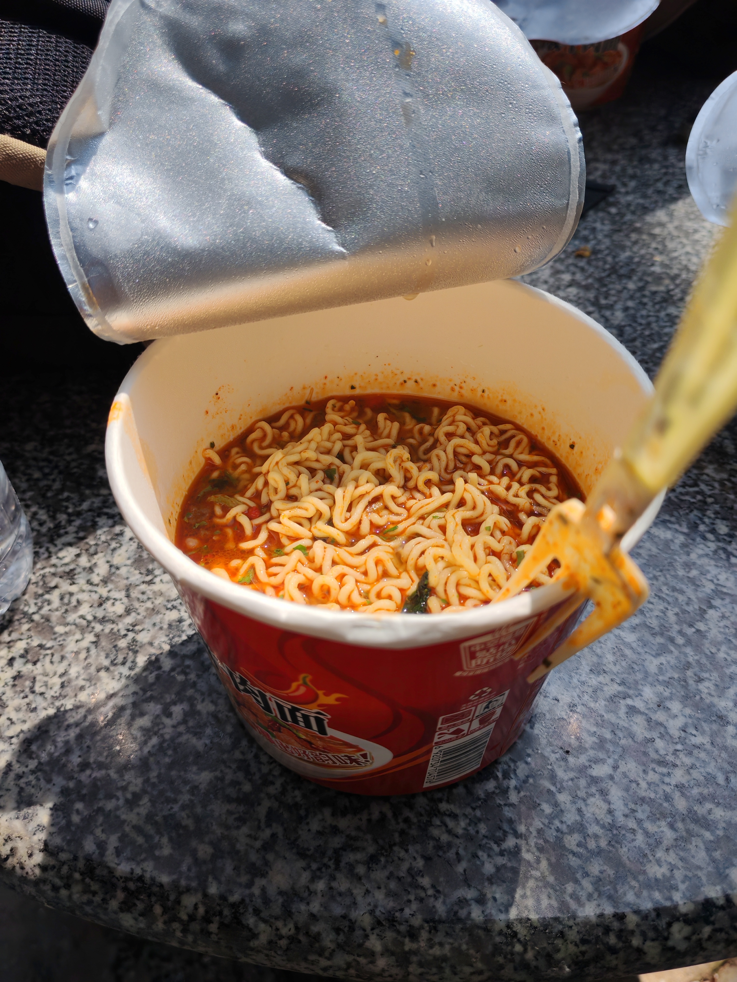 吃上了十块钱的泡面 