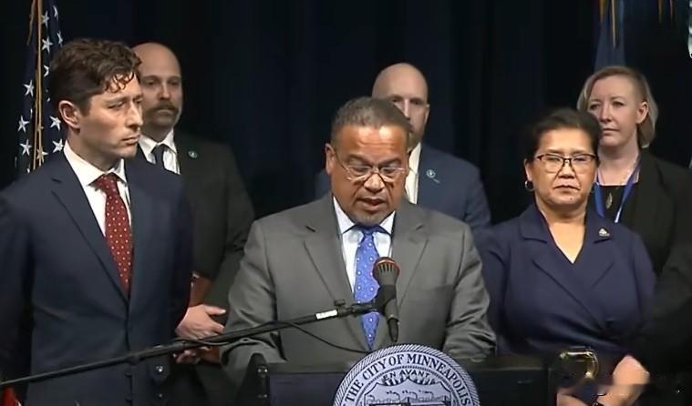 明尼苏达州总检察长基思·埃里森、市长雅各布·弗雷和卡奥利·赫尔宣布，他们已对国土