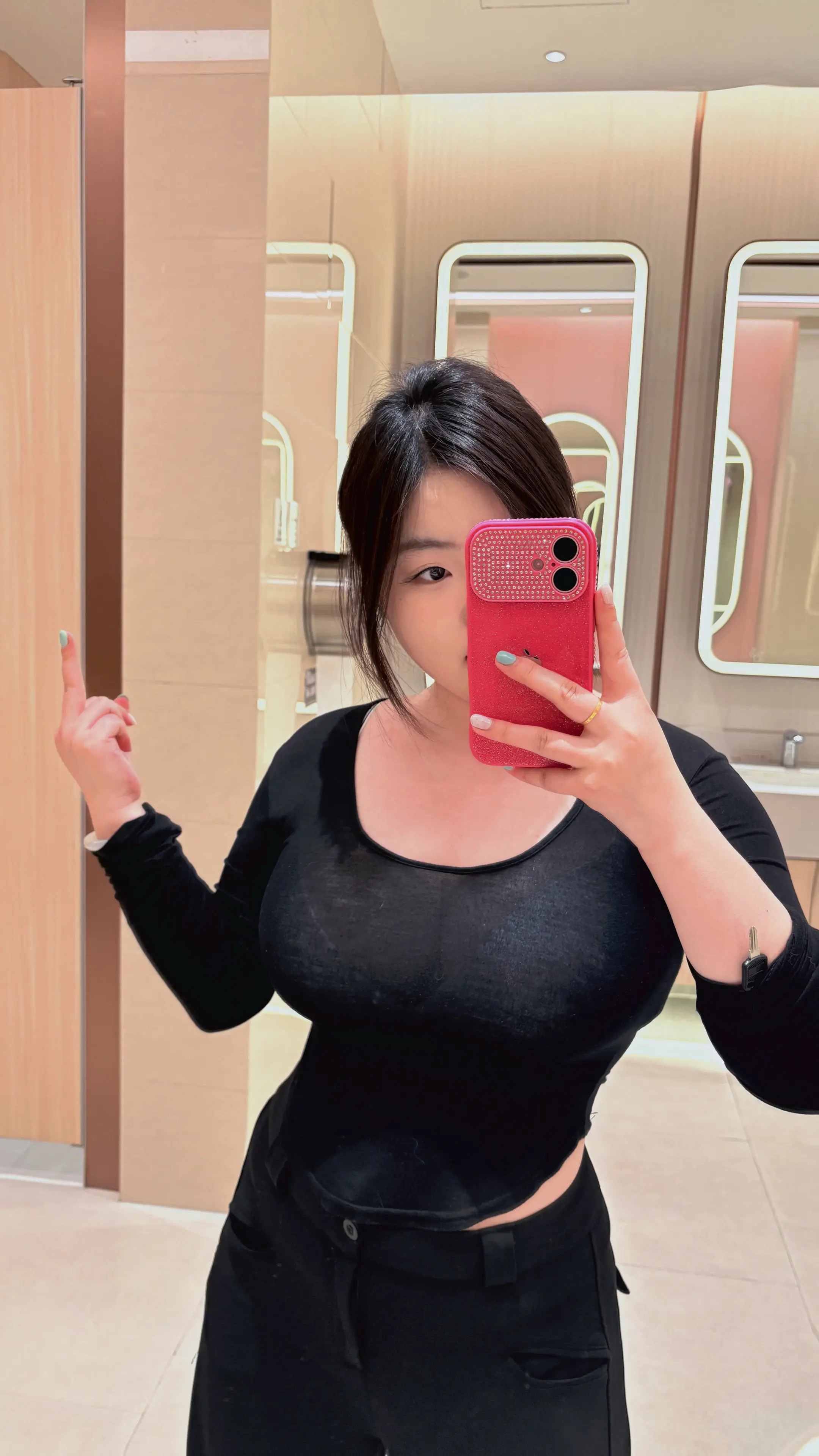 跟你嘻嘻哈哈你真以为我跟你嘻嘻哈哈啊。