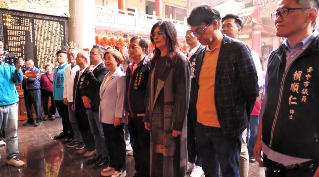 郑丽文今天台中合体杨琼璎，江启臣为什么要与郑丽文若即若离？！

台中市长提名三月