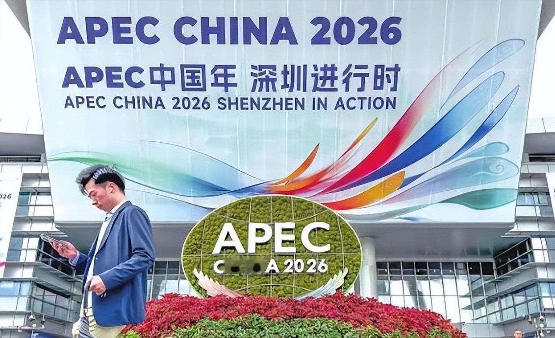 特朗普结束法国G7峰会返回美国后，于6月19日在安德鲁斯空军基地接受媒体采访，公