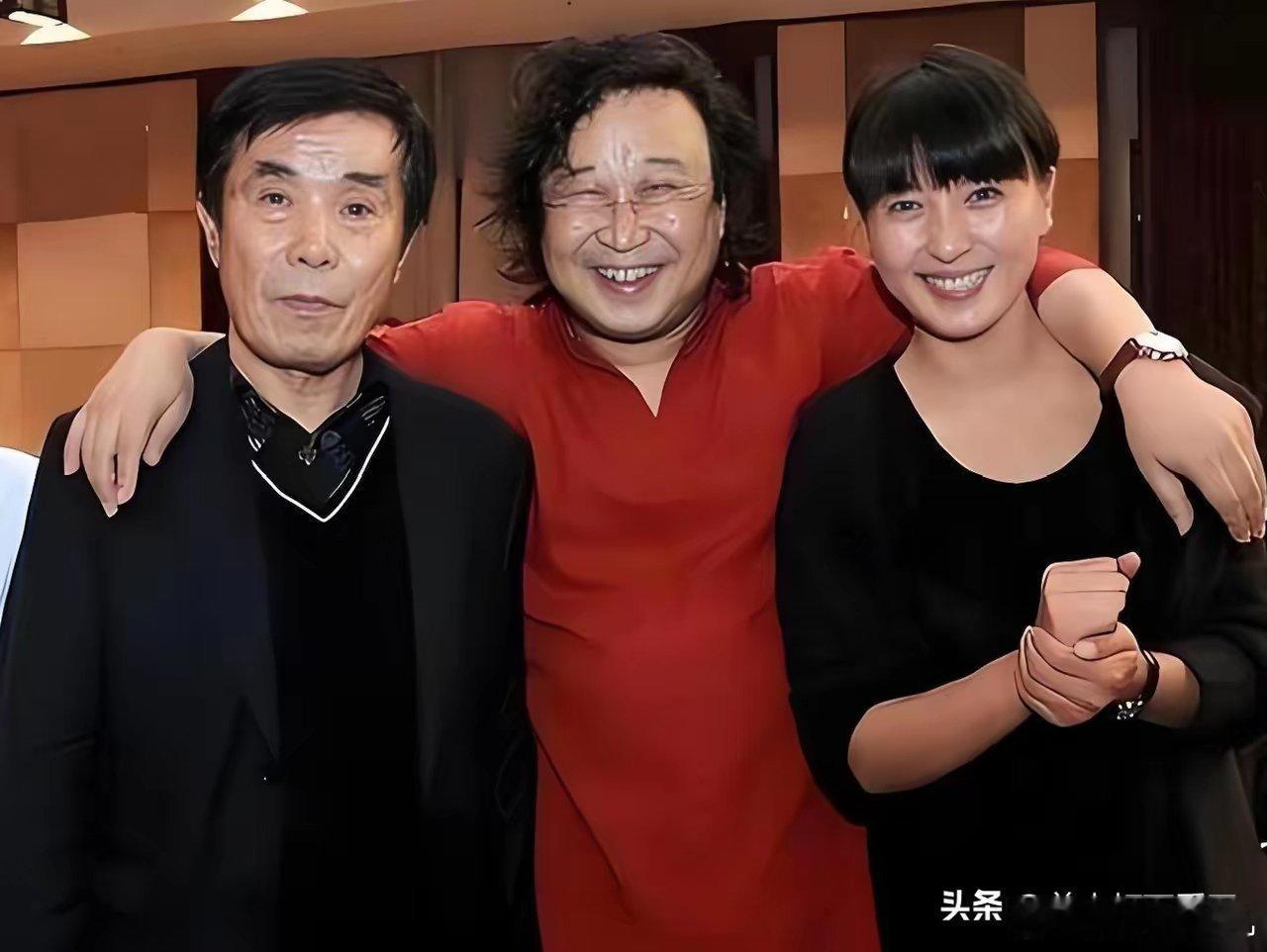 名编剧力挺闫学晶：大家要包容她、爱护她！近日，“小品王”赵本山御.用编剧何庆魁，