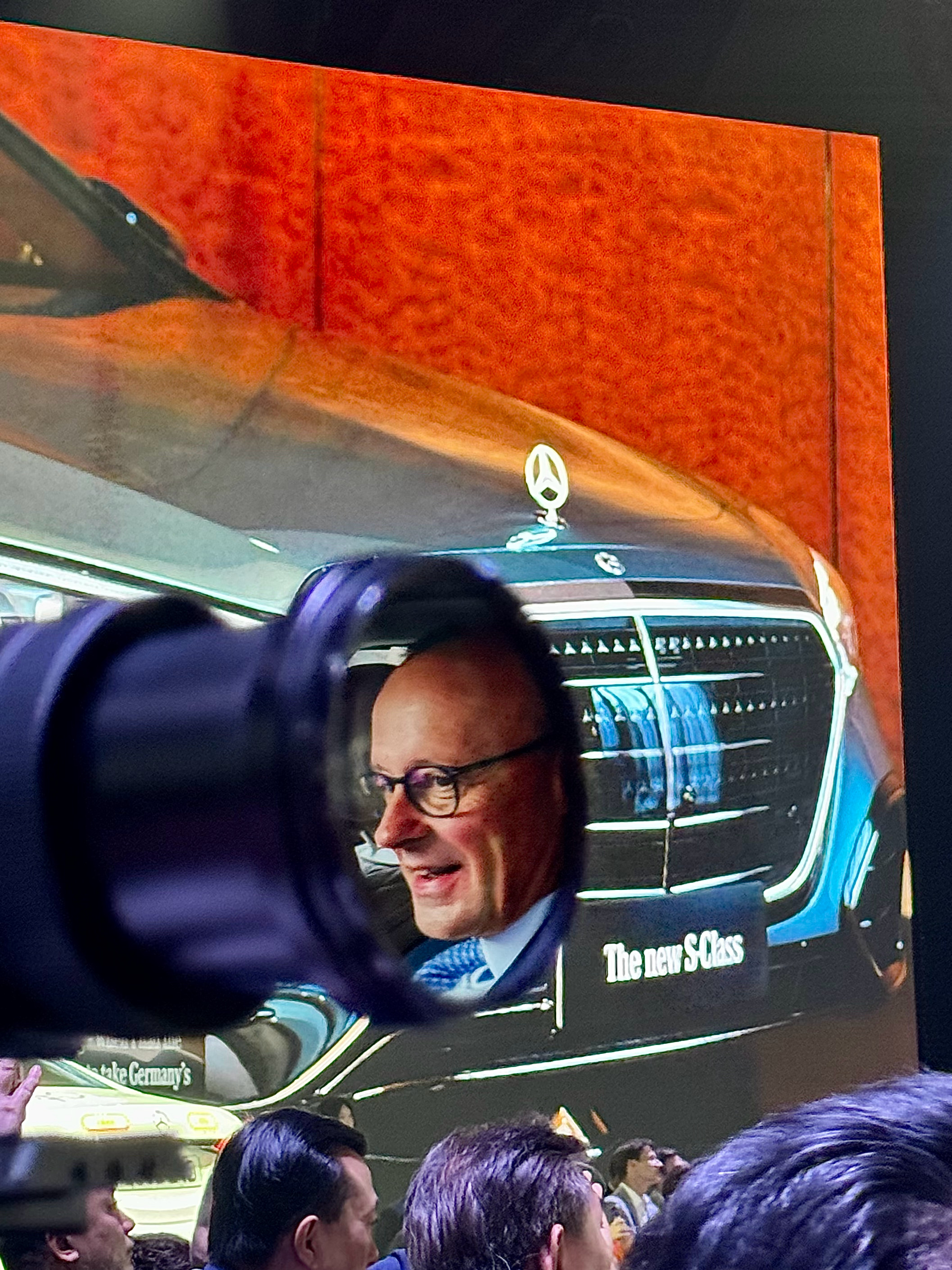 今天奔驰品牌日 同事镜头突然映出一副面孔觉得很眼熟 最近肯定来过中国果然！德国总