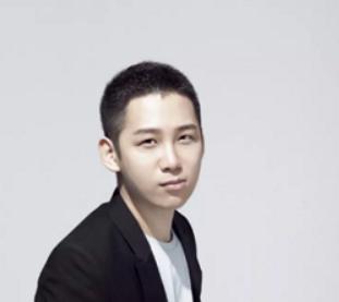 谁在追 “极光光”？
怼翻 “老六” 却查无此人，
追他到底图啥？



这个极
