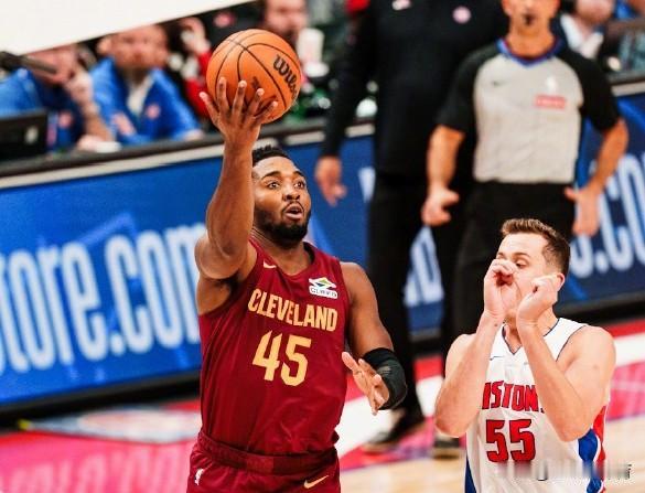 骑士队和活塞队实力对比！
一，进攻
骑士 120    VS    活塞   1