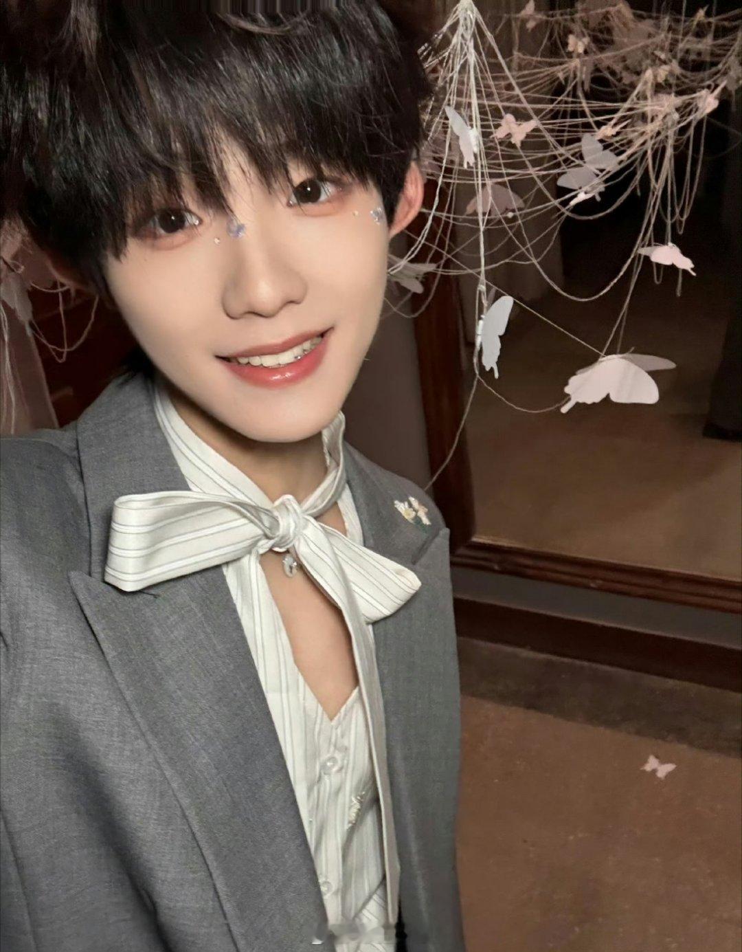 一起来看看TOP登陆少年的自拍照，有朱志鑫、张泽禹、张极、左航、苏新皓，你第一眼