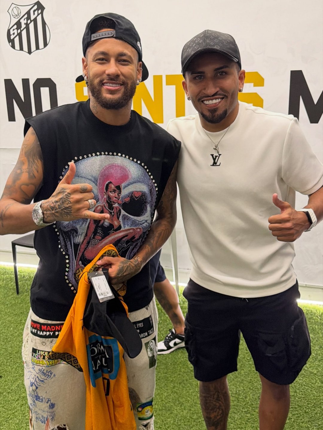 neymar 球迷合影内马尔