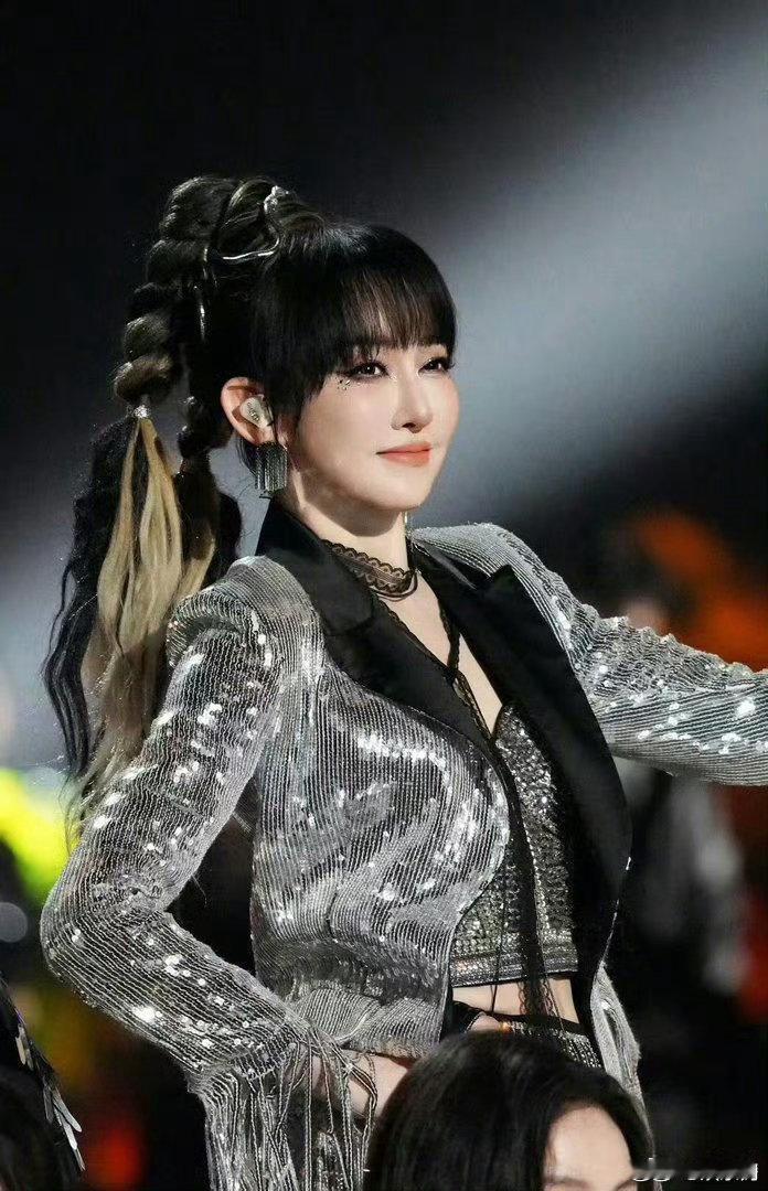 萨顶顶歌手助演张远 歌手2026张远深情唱腔遇上萨顶顶天籁，歌手2026双人合唱