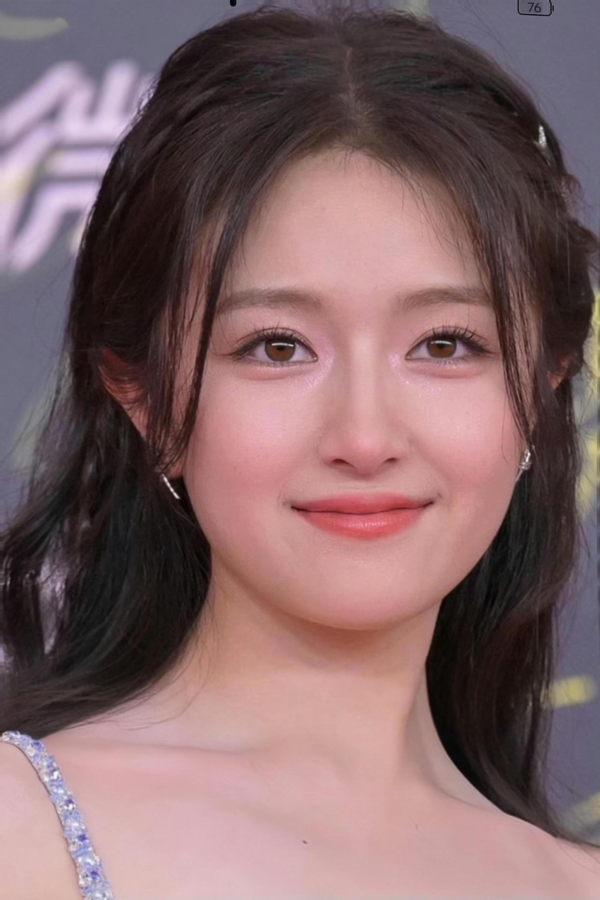 李兰迪生图好美，从少女时期到现在，李兰迪的生图变化真的有点大。能明显看出她褪去了