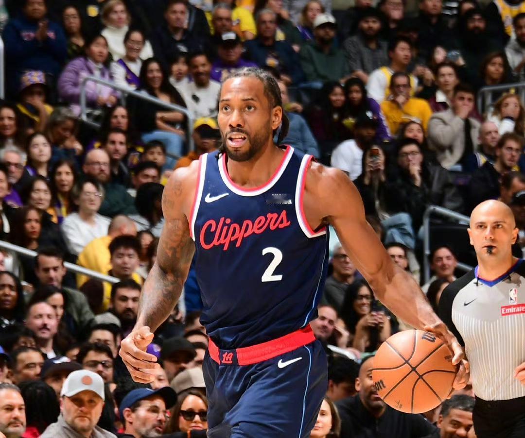 NBA西部最新排名！
湖人力克快船，仍居西部第五！
掘金54分大胜，反超火箭夺回