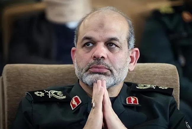 伊朗要“变天”了！
 
4月19日，据一位美国高官透露，种种迹象表明，伊朗在过去