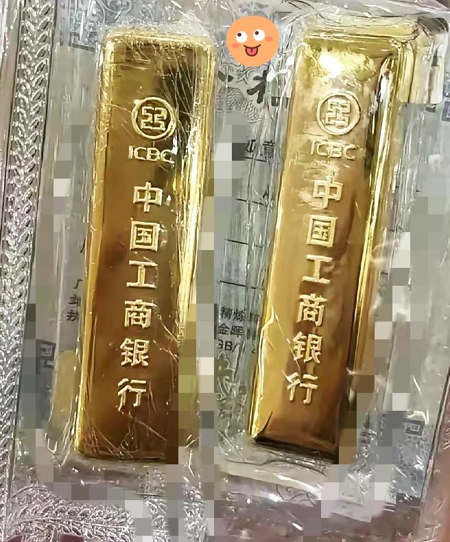 刚入手黄金的朋友，这几天估计很难睡踏实。
很多人都被黄金避险的标签给误导了，误以