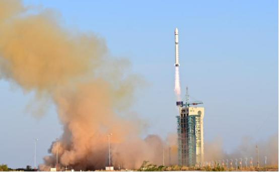 7月29日，甘肃上空一声巨响，美军航母的克星要来了！
 
当日中午，甘肃酒泉卫星