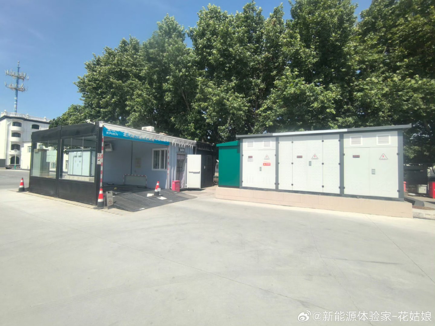 北京挖到全网配置最全的补能大超市🔥加油站+比亚迪闪充+星星充电+蔚来换电+宁德