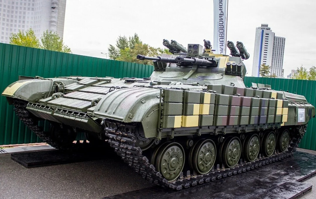 烽火问鼎计划每天认识一件兵器 快进到挂满“利刃”爆炸反应装甲的T-63+1B底盘