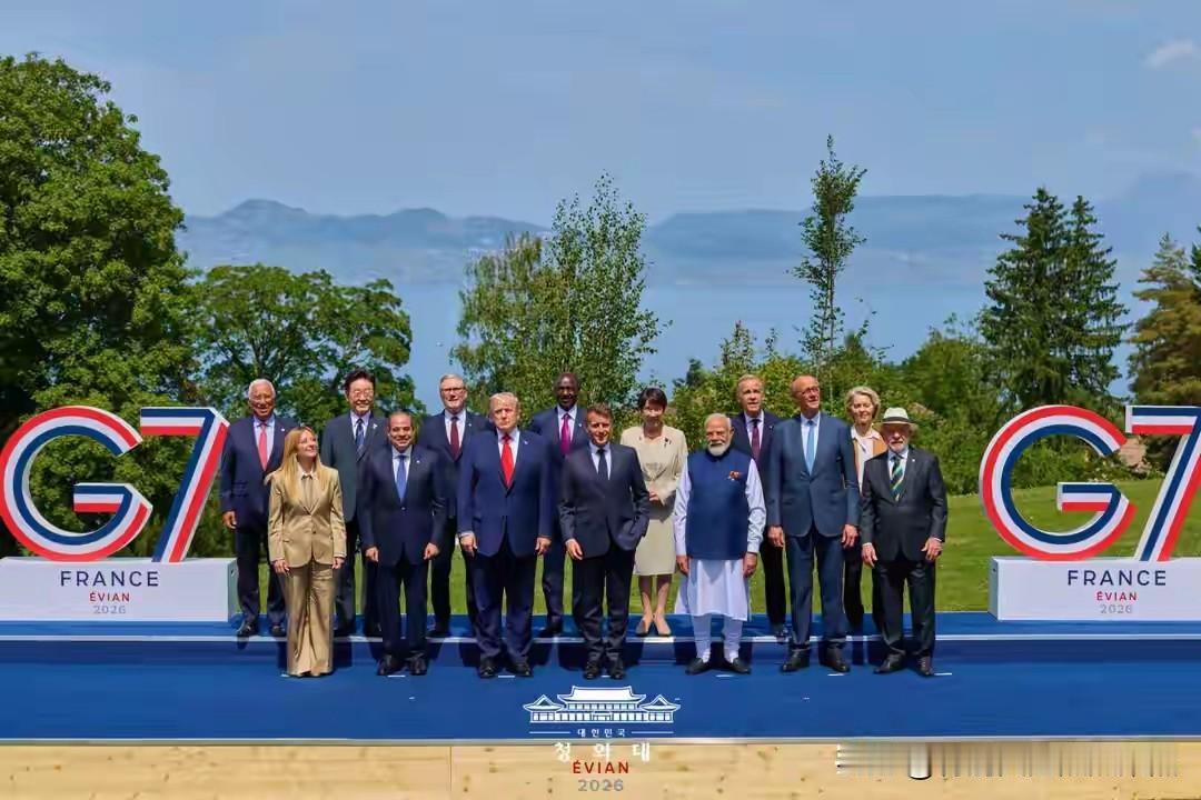 没有了俄罗斯的G8会议成了G7。特朗普说我是老大，其他人也就呵呵。不过一致通过援
