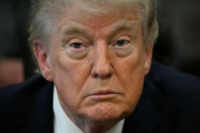 【除非美国解除封锁，否则伊朗不会参与和谈】
看来特朗普又在自言自语了：针对美国计