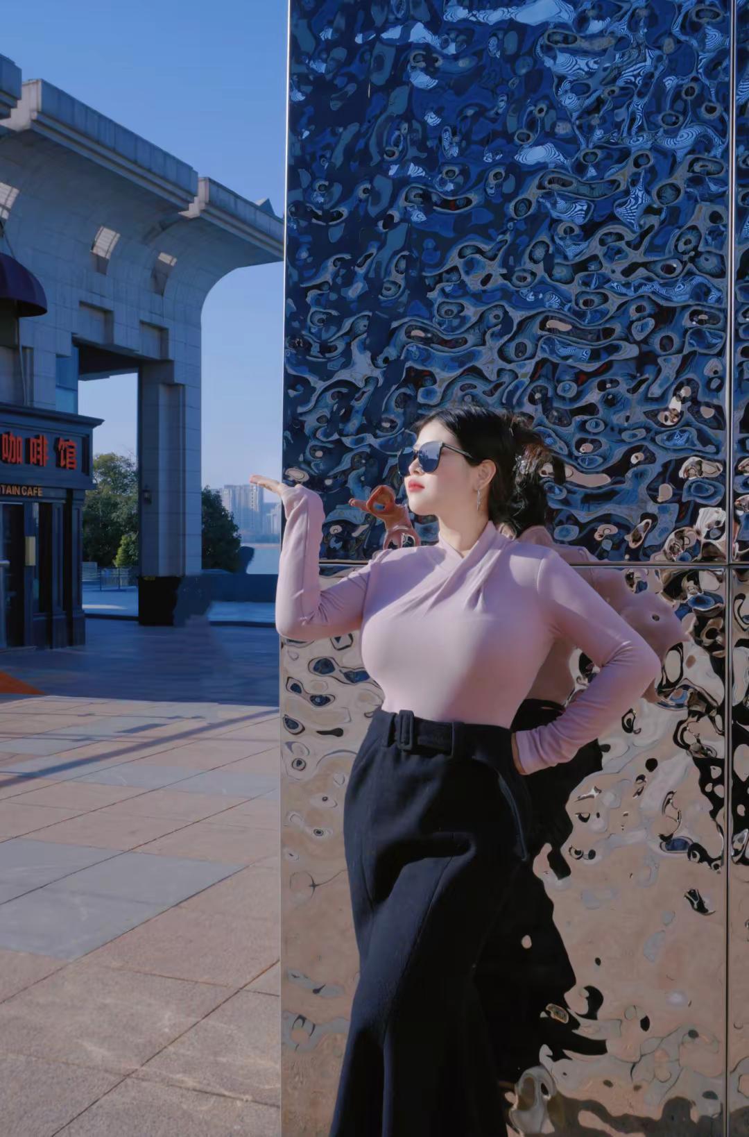 到底是我美还是明明会拍时尚街拍穿搭 街拍美女 穿搭 辣妹