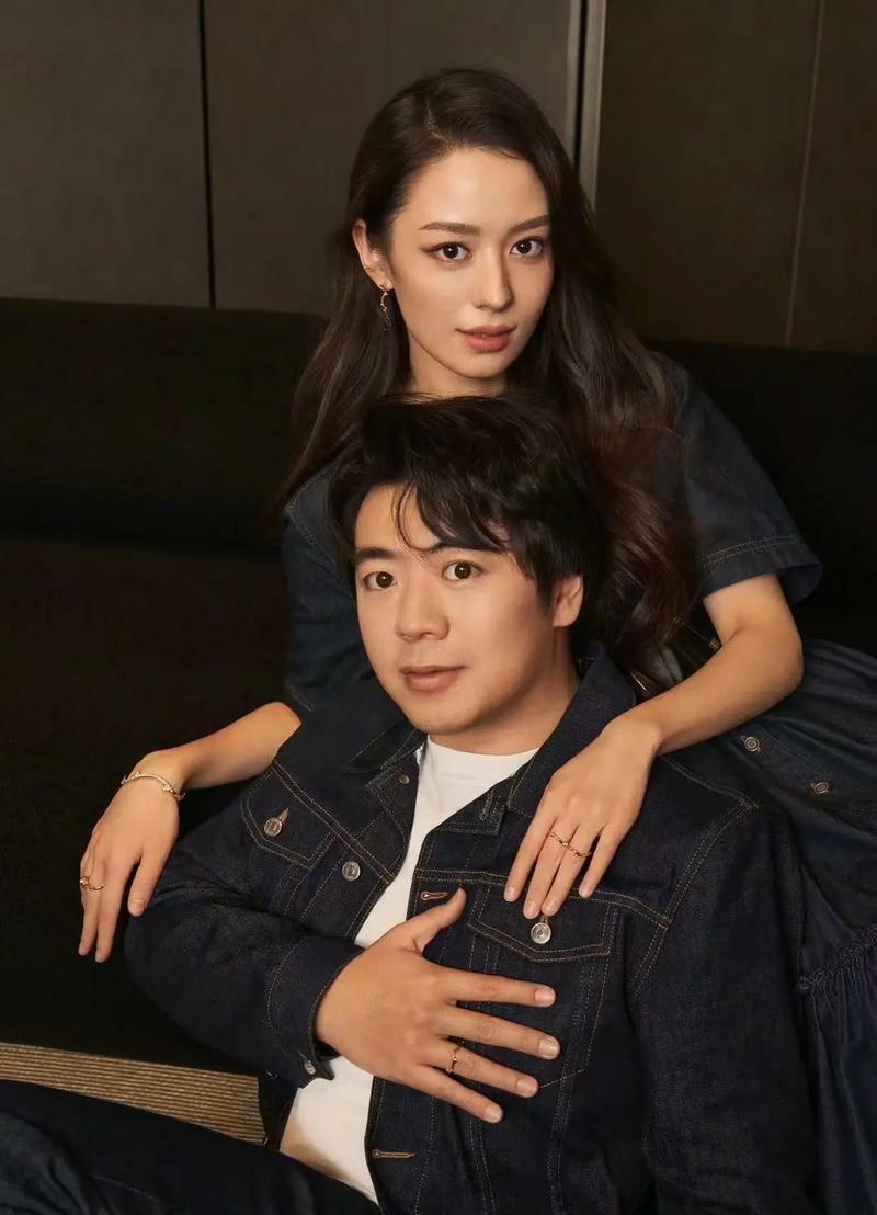 吉娜想带郎朗回20岁教她弹琴吉娜上恋综也不忘撒狗粮吉娜在恋综写下心愿，想带郎朗回