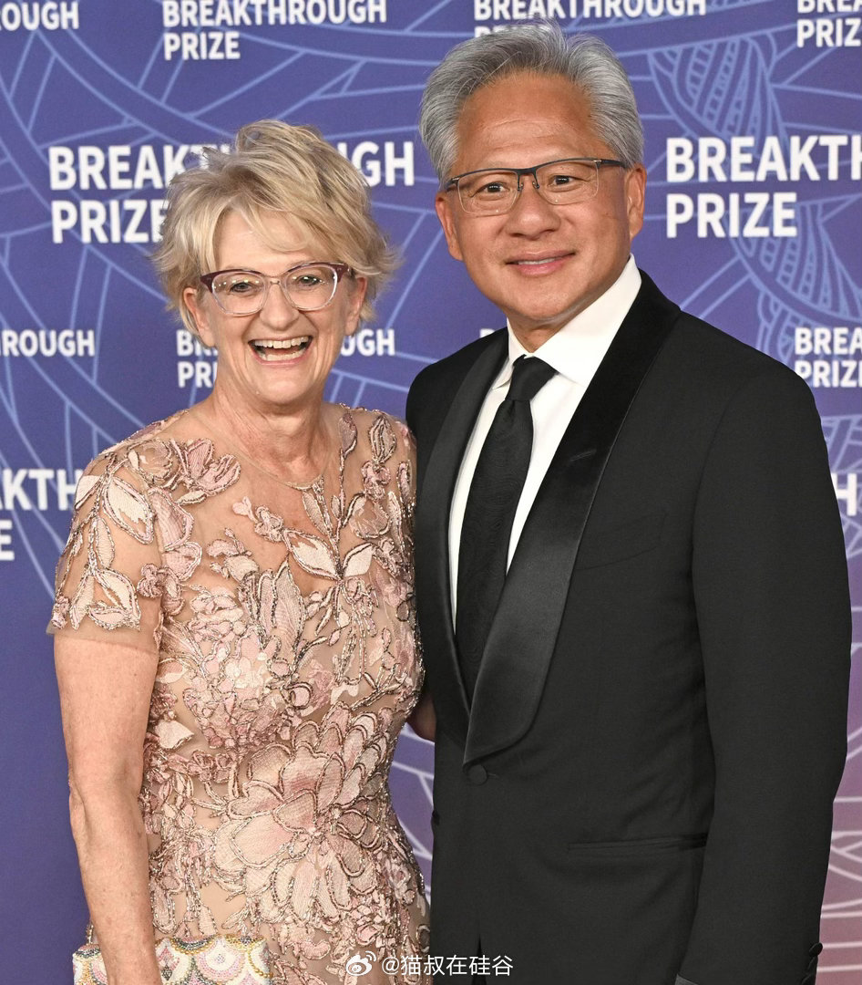 黄仁勋及其妻子捐赠了7500万美元，用于在加州旧金山建立一所新的艺术学院，该学院