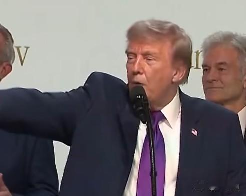 美国人刚果染埃博拉，特朗普政府紧急转移至德国治疗并出台旅行禁令

一名在刚果的美