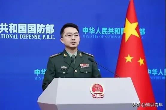 特朗普傻眼了！就在他出售武器装备给台湾，中国首次以“武力”威慑美国，中国公开表态