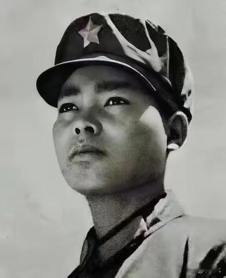 1979年，在攻打78号高地时，19岁小战士岩龙打仗时消失，打完了后却又出现了，