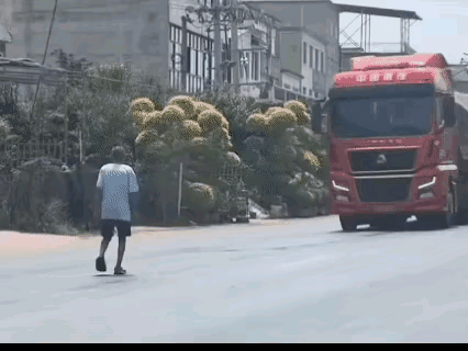 让你们知道谁才是这条街的扛把子～[呲牙]