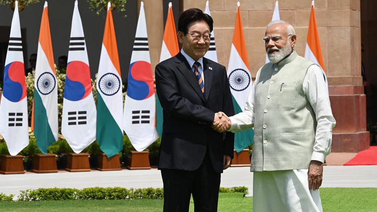 韩国李在明访印，签了不少合作协议，这其实不难理解，中国制造业转型后，
与日韩许多