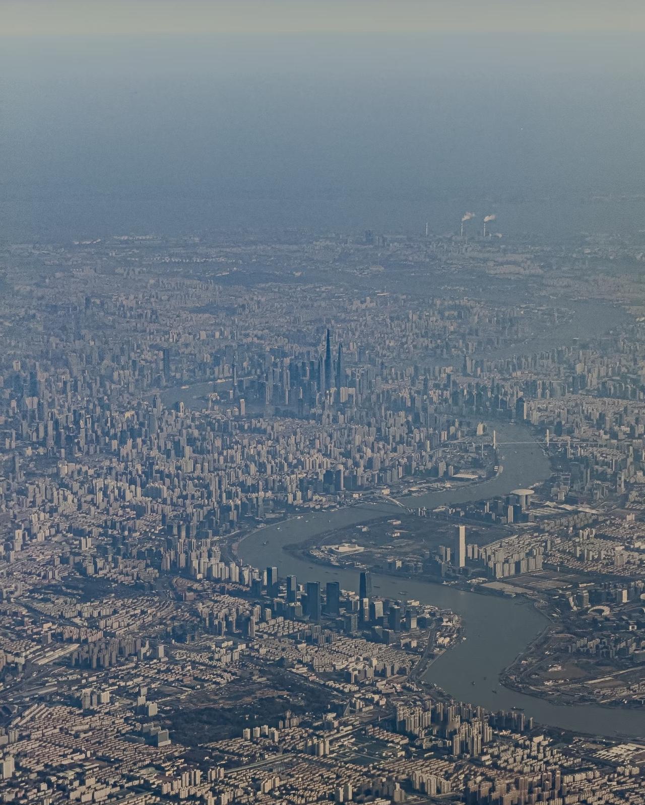 上海这得天独厚的地理条件，放眼全球都是top级的存在。天生的经济龙头[呲牙][呲