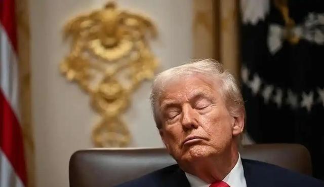 特朗普曾再次告知全球：台湾问题是中国自己的问题，美国尊重中国的任何举动，中国想如