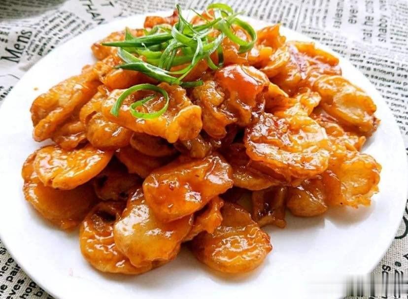 最近有很多小伙伴私信我，希望我专门出一期制作锅包肉的教程。今天就给大家来说一说如