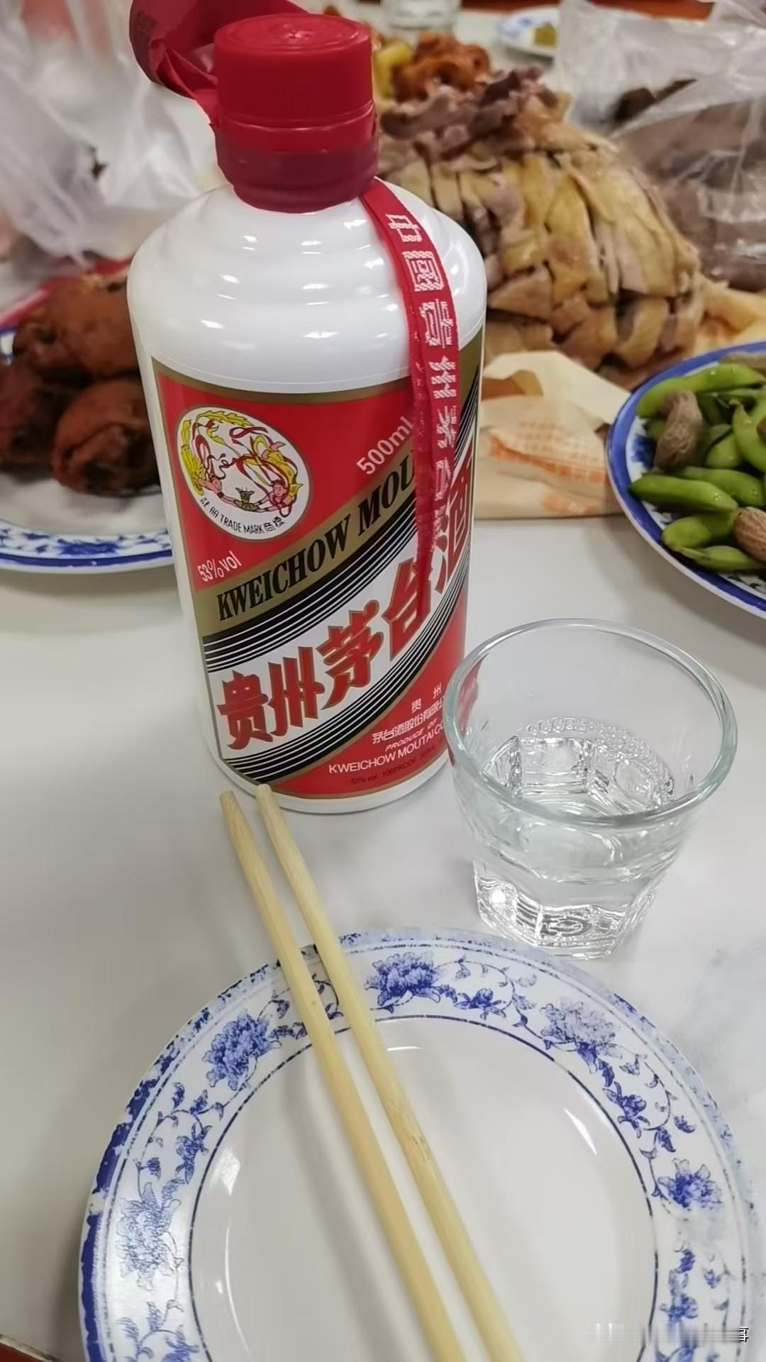 有人说高朋满座是最好的，我却认为交友聊天无需人多，多则乱，乱则易生事端。特别是遇
