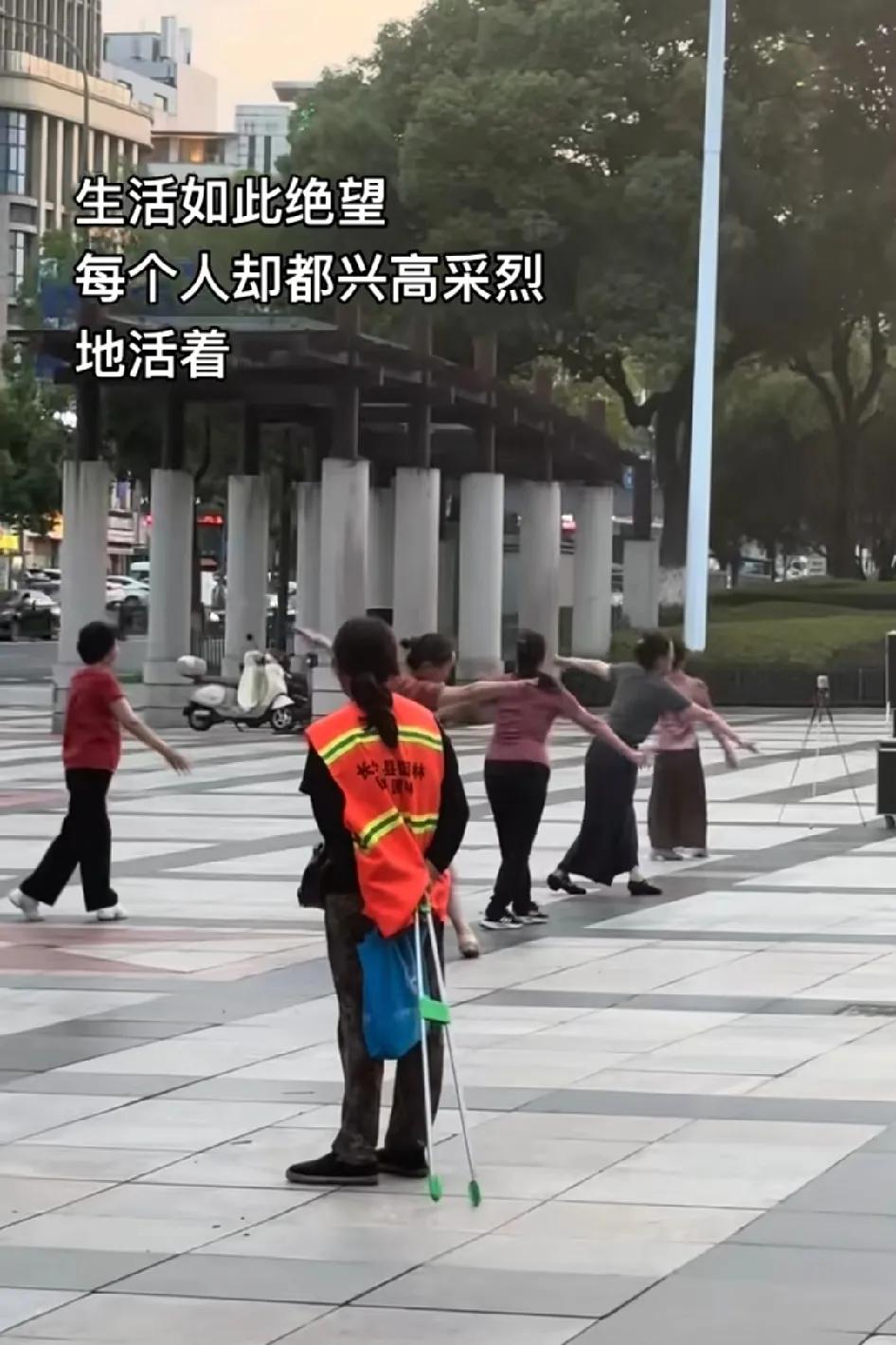 想出来视同缴费的人真是个天才，实际上在真正缴费开始前，所有有编人员都是视同缴费