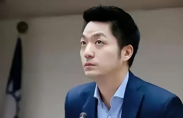 在沈伯洋今天（15日）宣布将于7月20日窜访美国的消息后，联合报也赶快刊出“补充