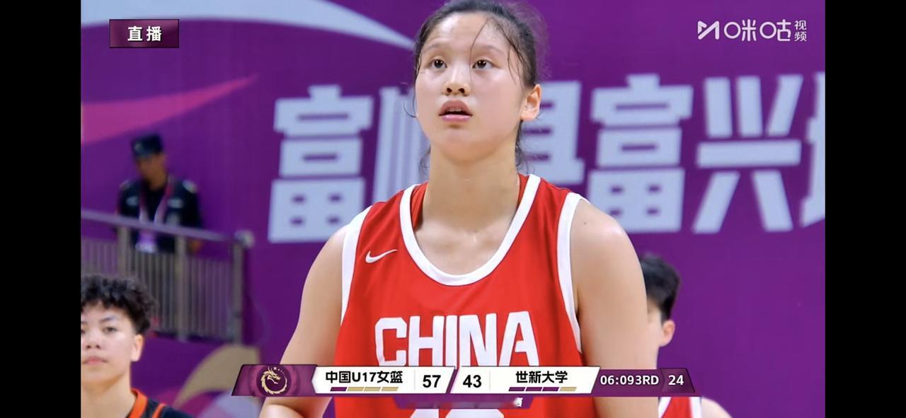 中国U17女篮其实有战术的

此前，我看完中国U17女篮两场热身赛之后，我发过一