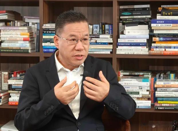 终于有专家说实话了！经济学家马光远认为：中秋调休使人难以归家，这违背传统，建议八