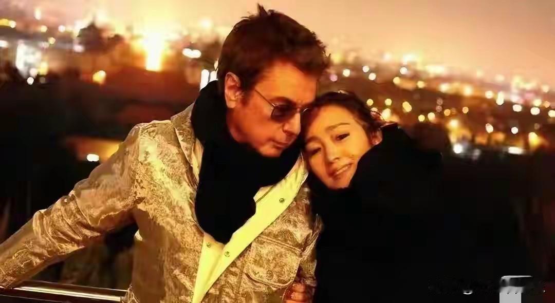 在娱乐圈这个瞬息万变、新人辈出的舞台上，总有一些人宛如恒星，无论时光如何流转，始